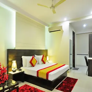 Sky Rich International - 05 Mins From Karol Bagh Metro Station Hotel